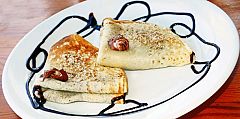 Brazo hojaldrado relleno de frutos secos, cómo decorar los platos