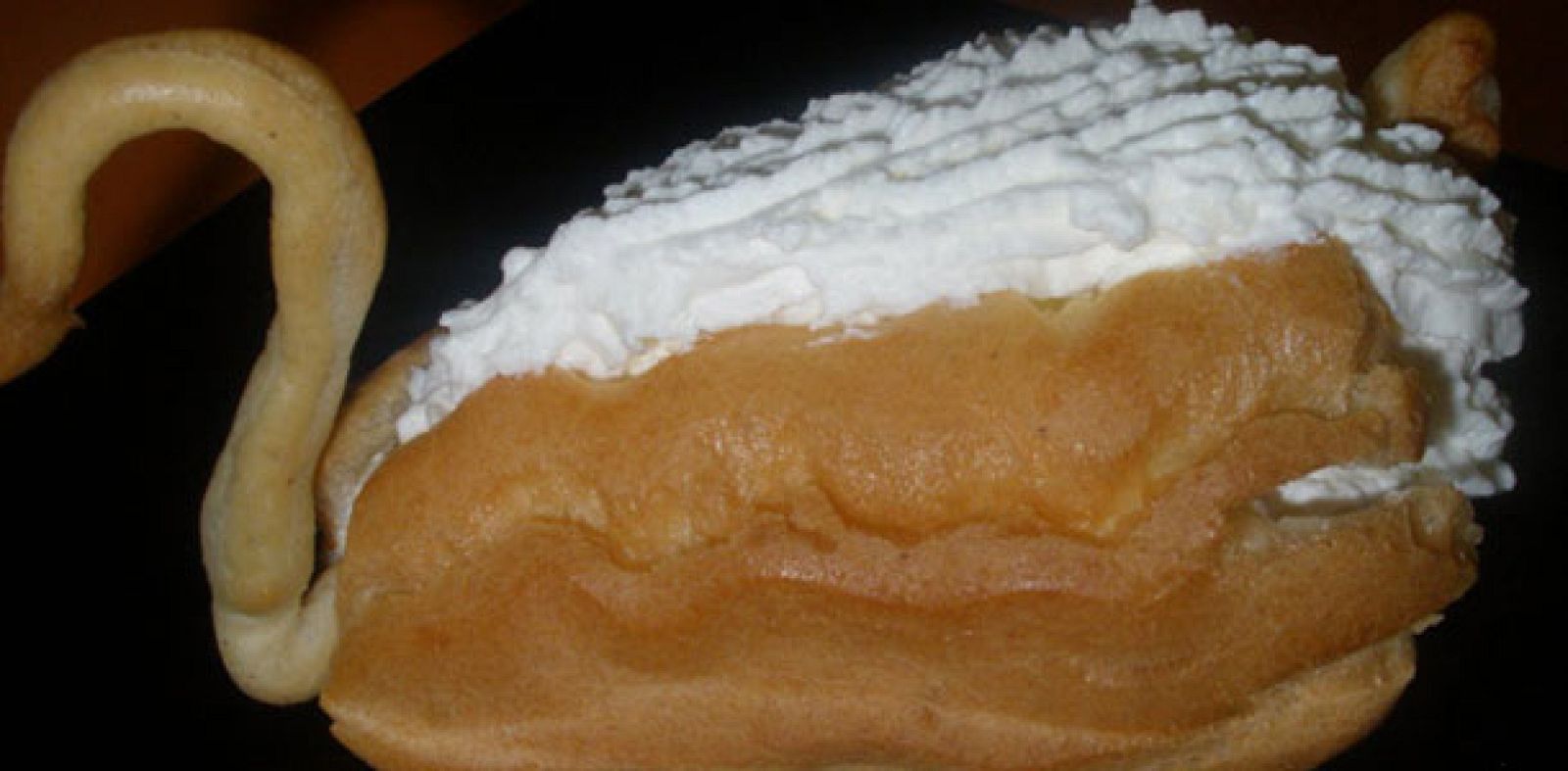 Bocadito de nata en forma de cisne