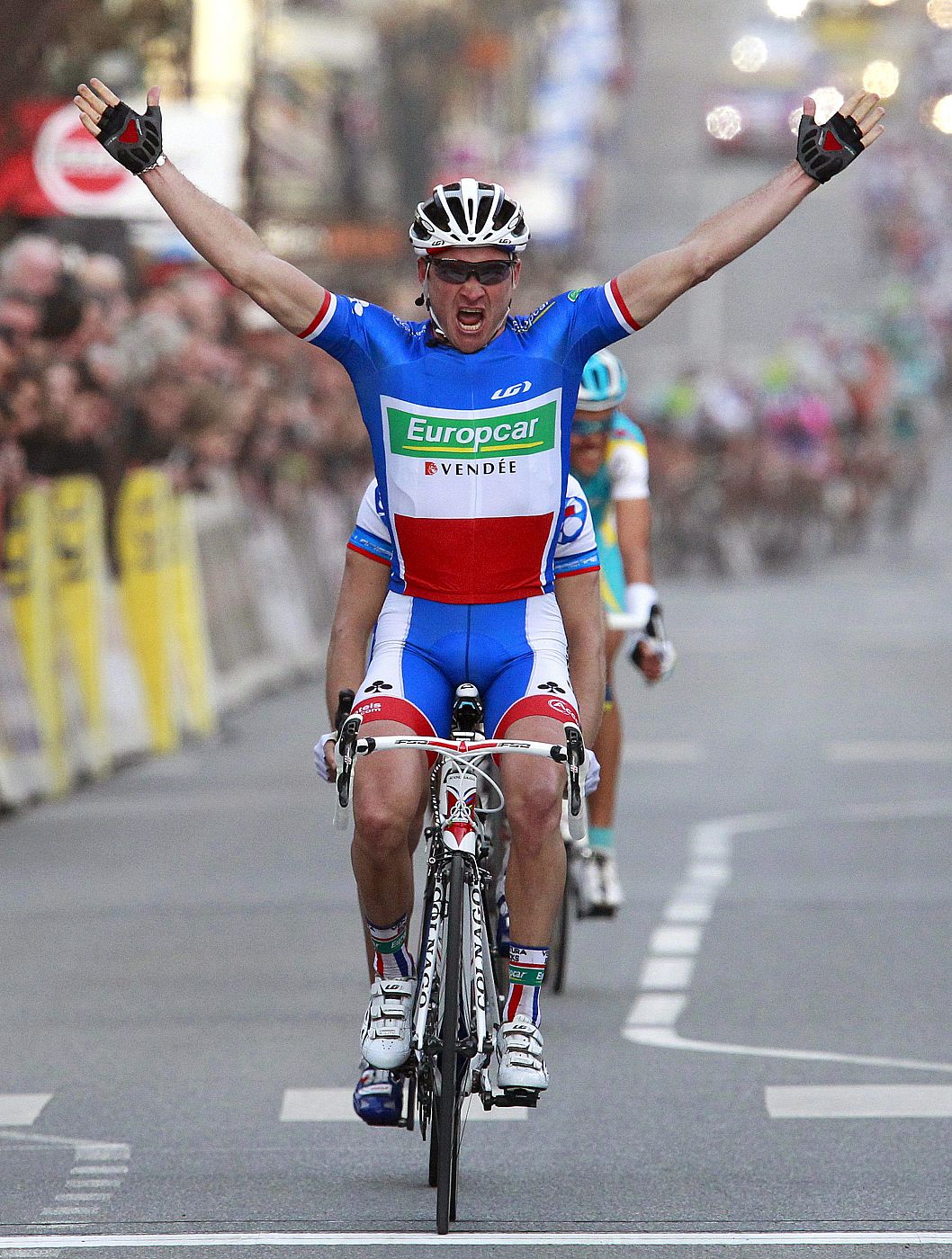 Voeckler gana la cuarta etapa de la Paris-NIza