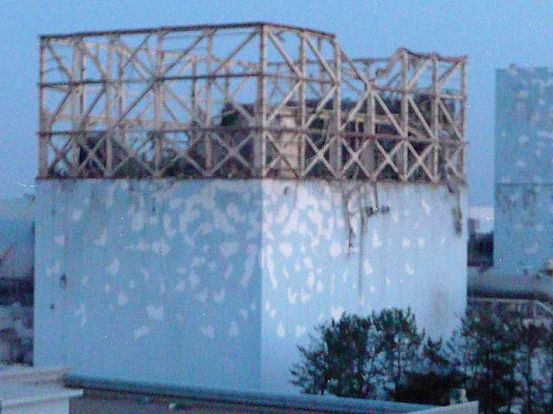 Los daños en las centrales nucleares mantienen a Japón en máxima alerta