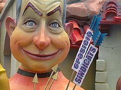 España campeona, el pulpo Paul, Iker-Sara y Piqué-Shakira, protagonistas de las Fallas 2011
