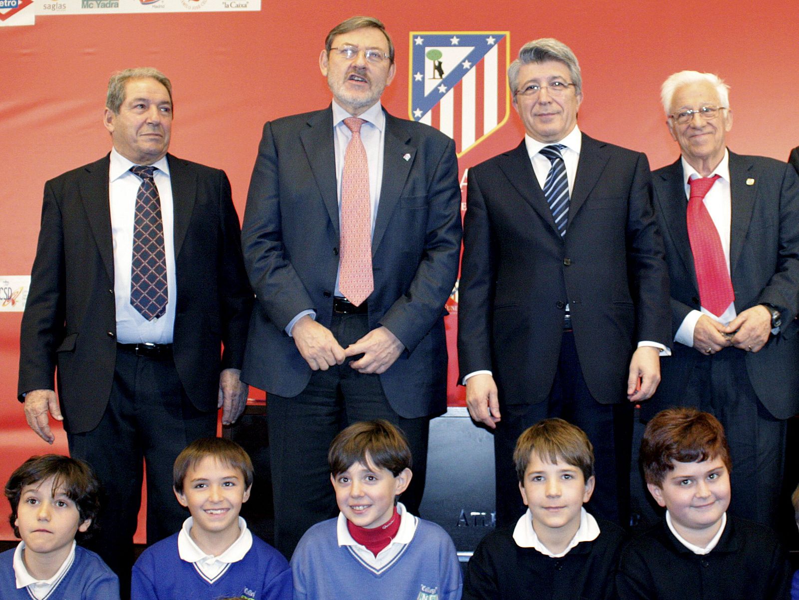 LISSAVETZKY RECIBE LA INSIGNIA DE ORO DEL ATLÉTICO