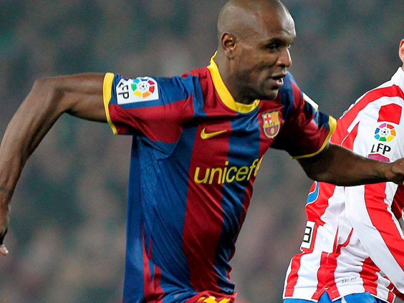 Abidal, operado "sin incidencias" de un tumor en el hígado