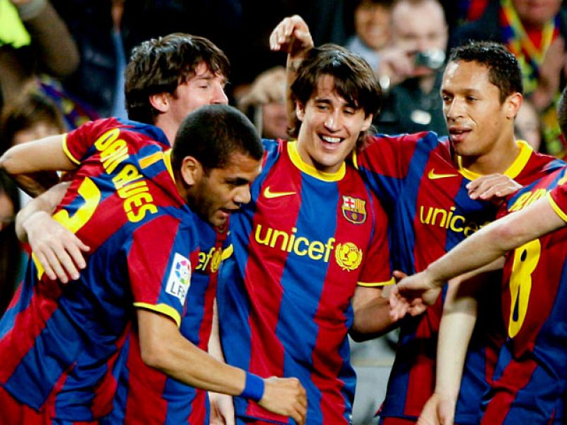 El Barça le brinda a Abidal su triunfo ante el Getafe