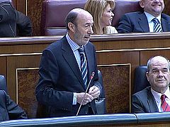 Rubalcaba parafrasea a Amaral para evitar el 'caso Faisán' en el Congreso: "Usted sin mí no es nada"