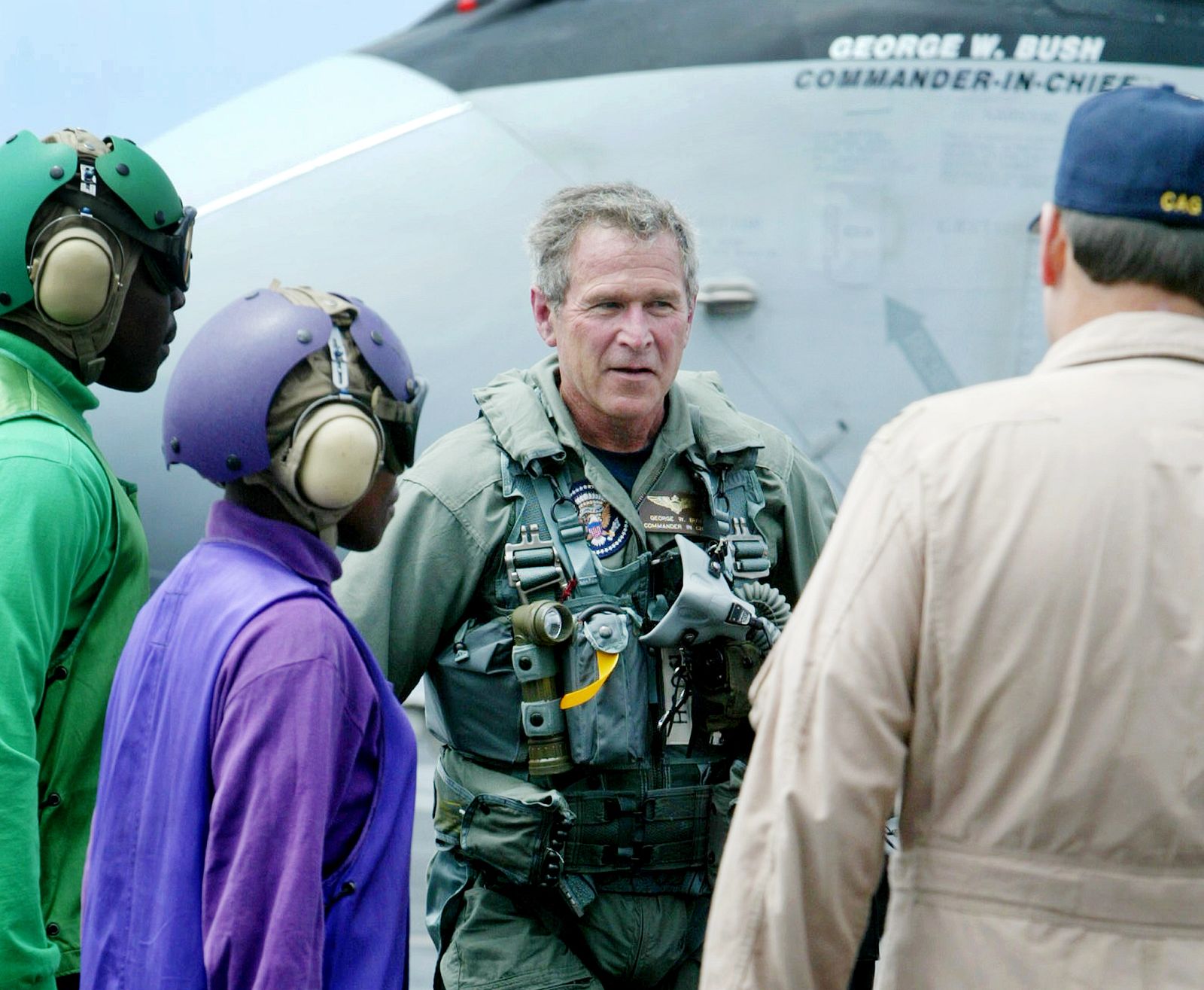 George W. Bush, en el portaaviones Abraham Lincoln, en 2003