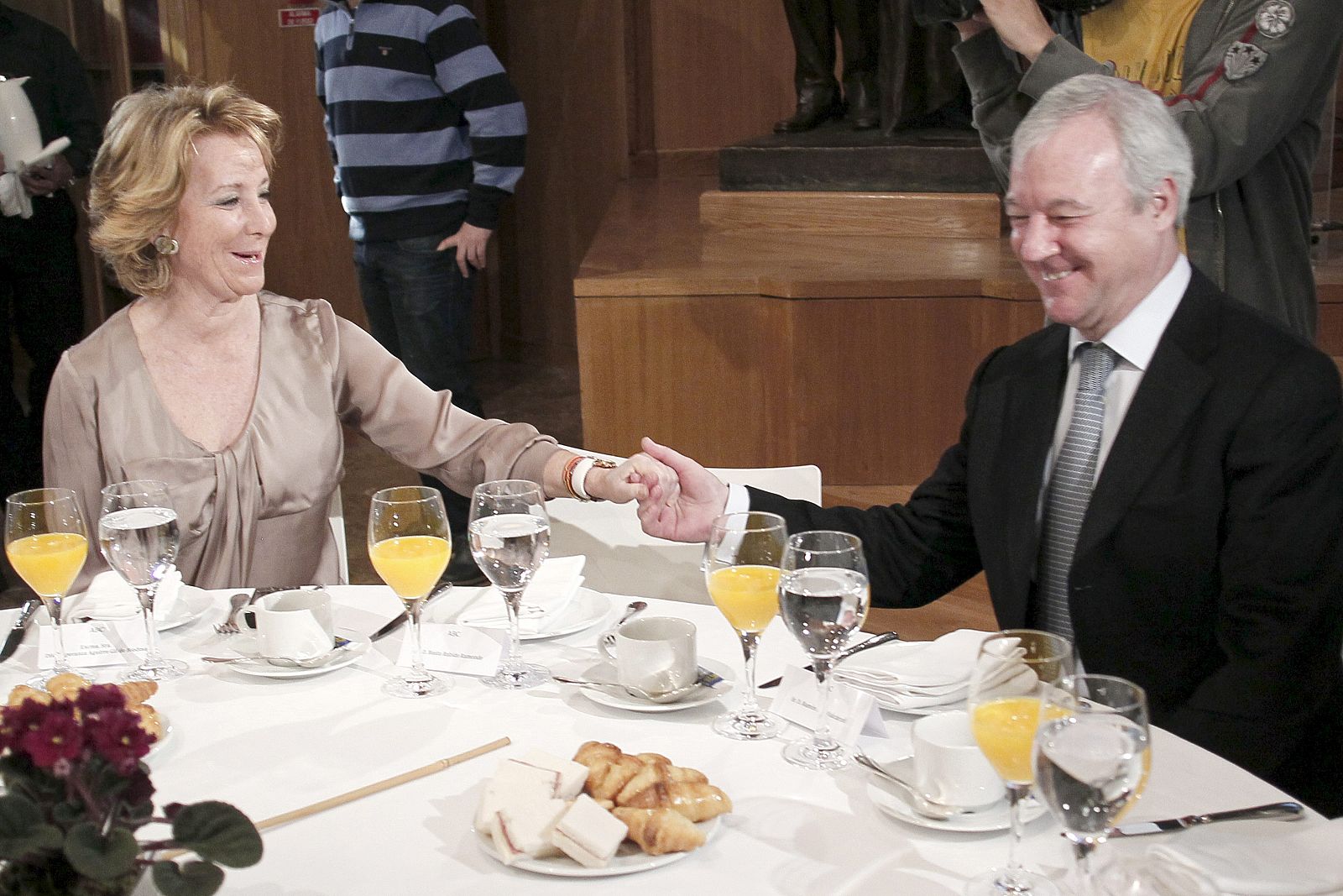 Valcárcel propone el copago de la Sanidad y la Educación