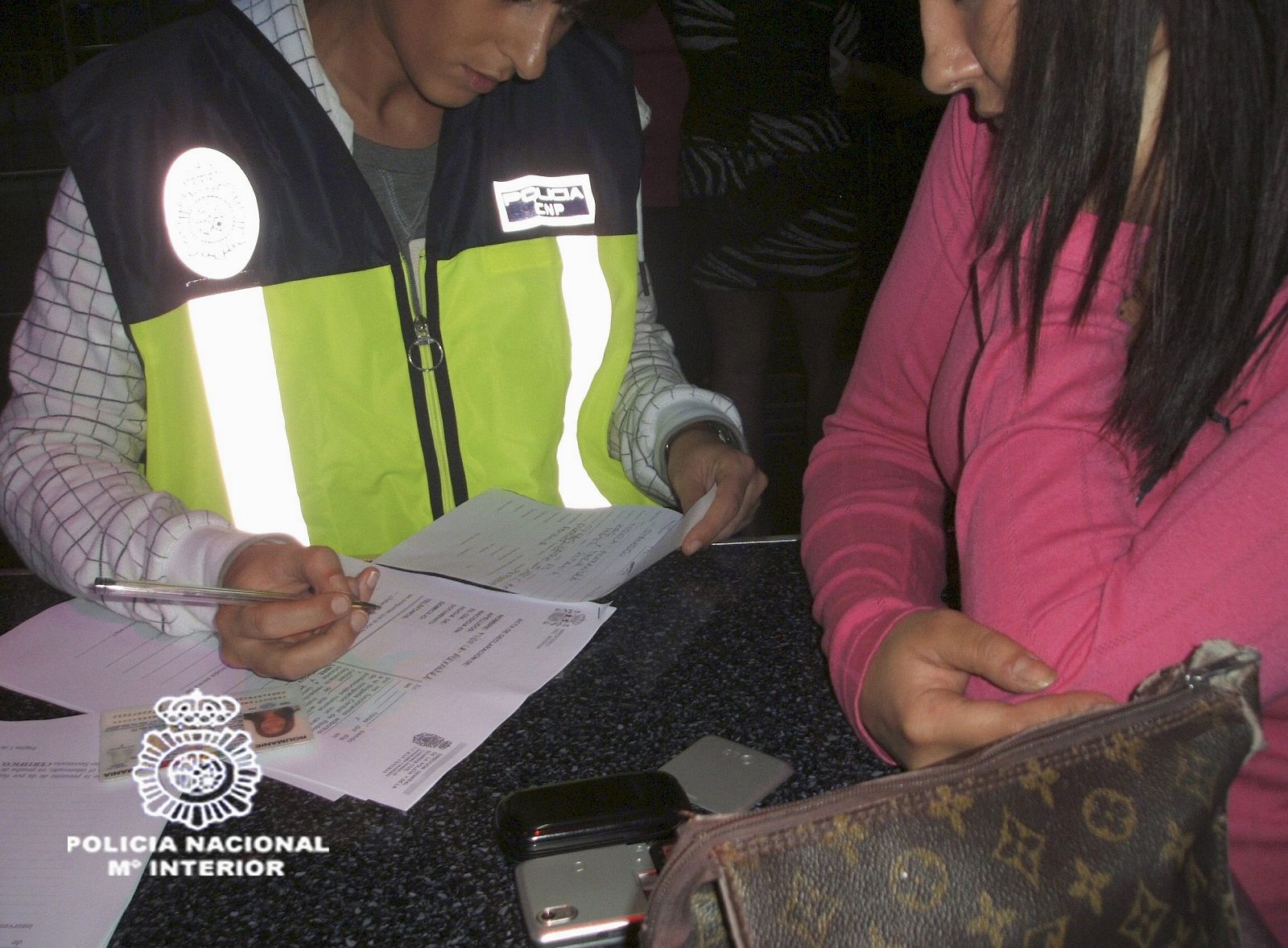 DESARTICULAN EN GIRONA UNA RED DE EXPLOTACIÓN SEXUAL Y LOCALIZAN DOS MENORES