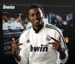 Adebayor: "Tenemos que mostrar que aquí mandamos nosotros"