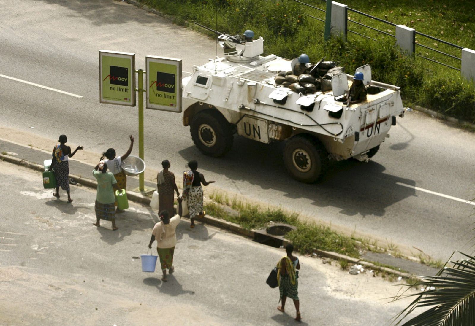 COMIENZA NUEVO TOQUE DE QUEDA EN ABIYÁN, QUE BUSCA "RETORNO A LA NORMALIDAD"