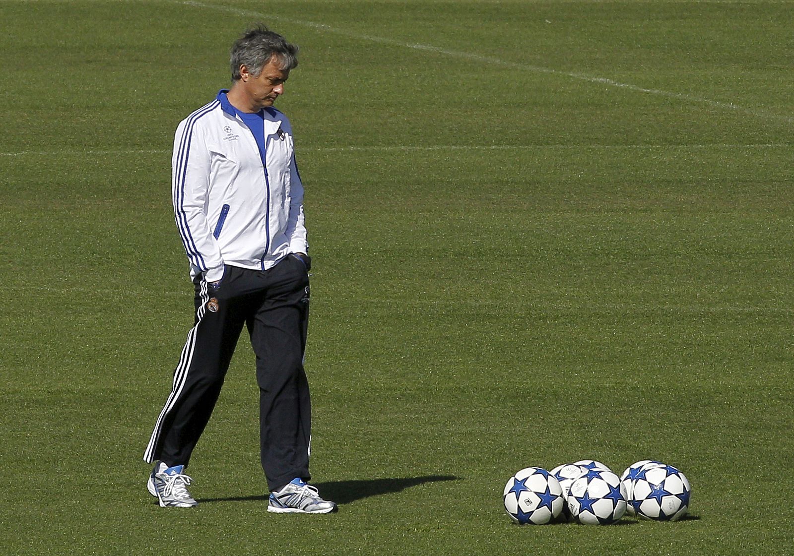 EL REAL MADRID ENTRENA EN VALDEBEBAS ANTES DE PARTIR PARA LONDRES
