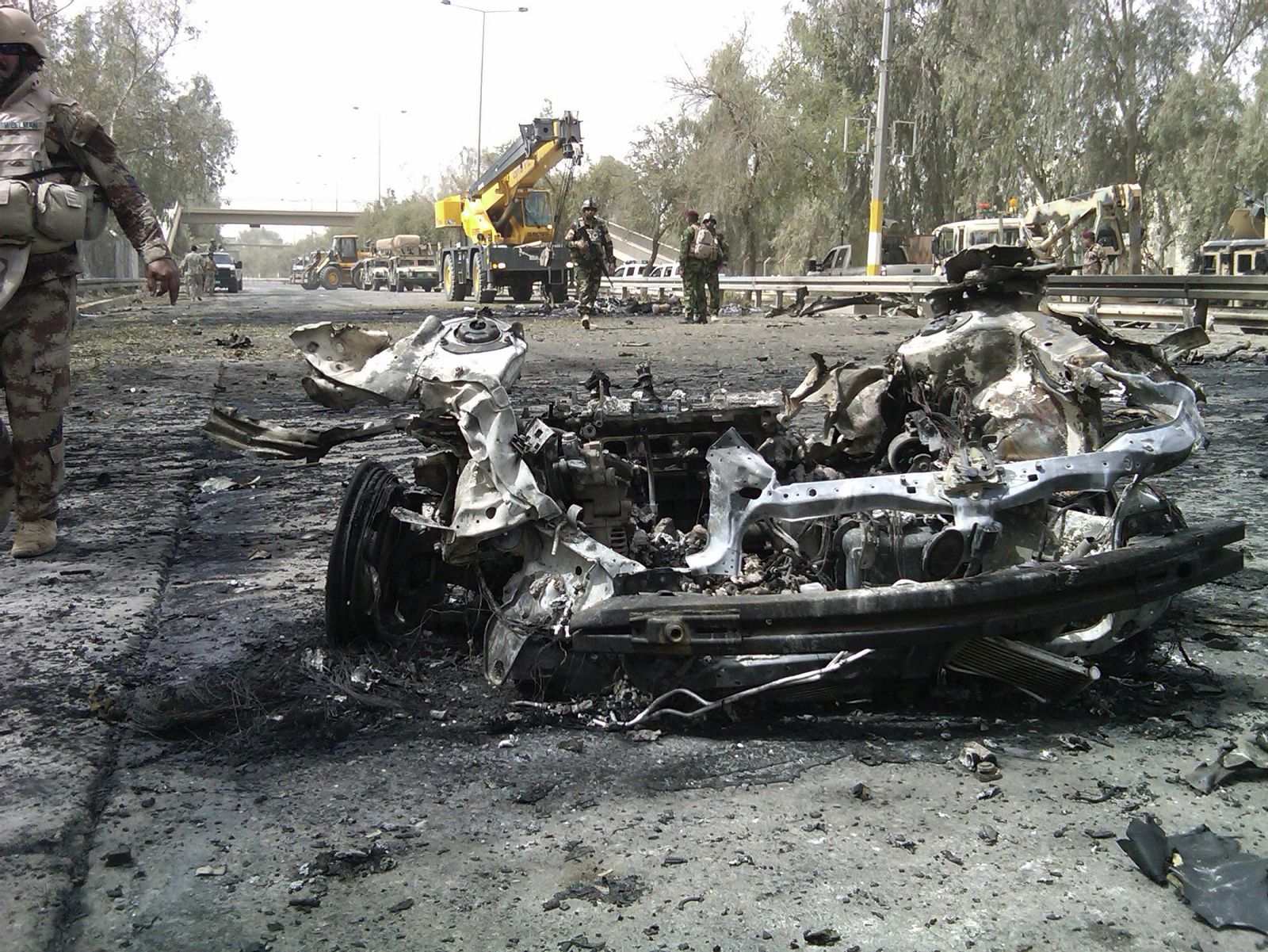 Restos de uno de los vehículos utilizados en el atentado suicida contra la Zona Verde de Bagdad