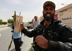 Las fuerzas de Gadafi continúan bombardeando Misrata de manera indiscriminada