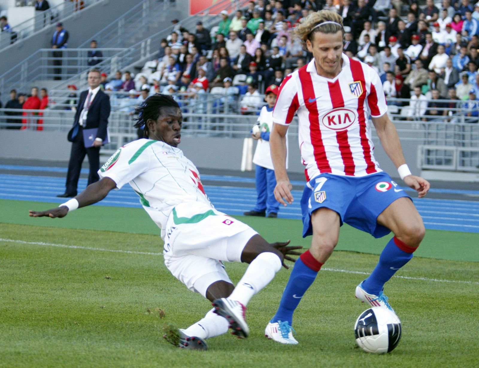 El uruguayo Diego Forlán fue el protagonista del amistoso del Atlético en Casablanca.