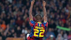 Abidal ganó a su tumor y fue ovacionado por el Camp Nou