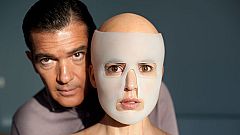 Almodóvar: fetichismo, retos y deudas pendientes en Cannes