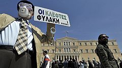 Gran seguimiento de la huelga general que deja Grecia paralizada y 24 detenidos en las protestas