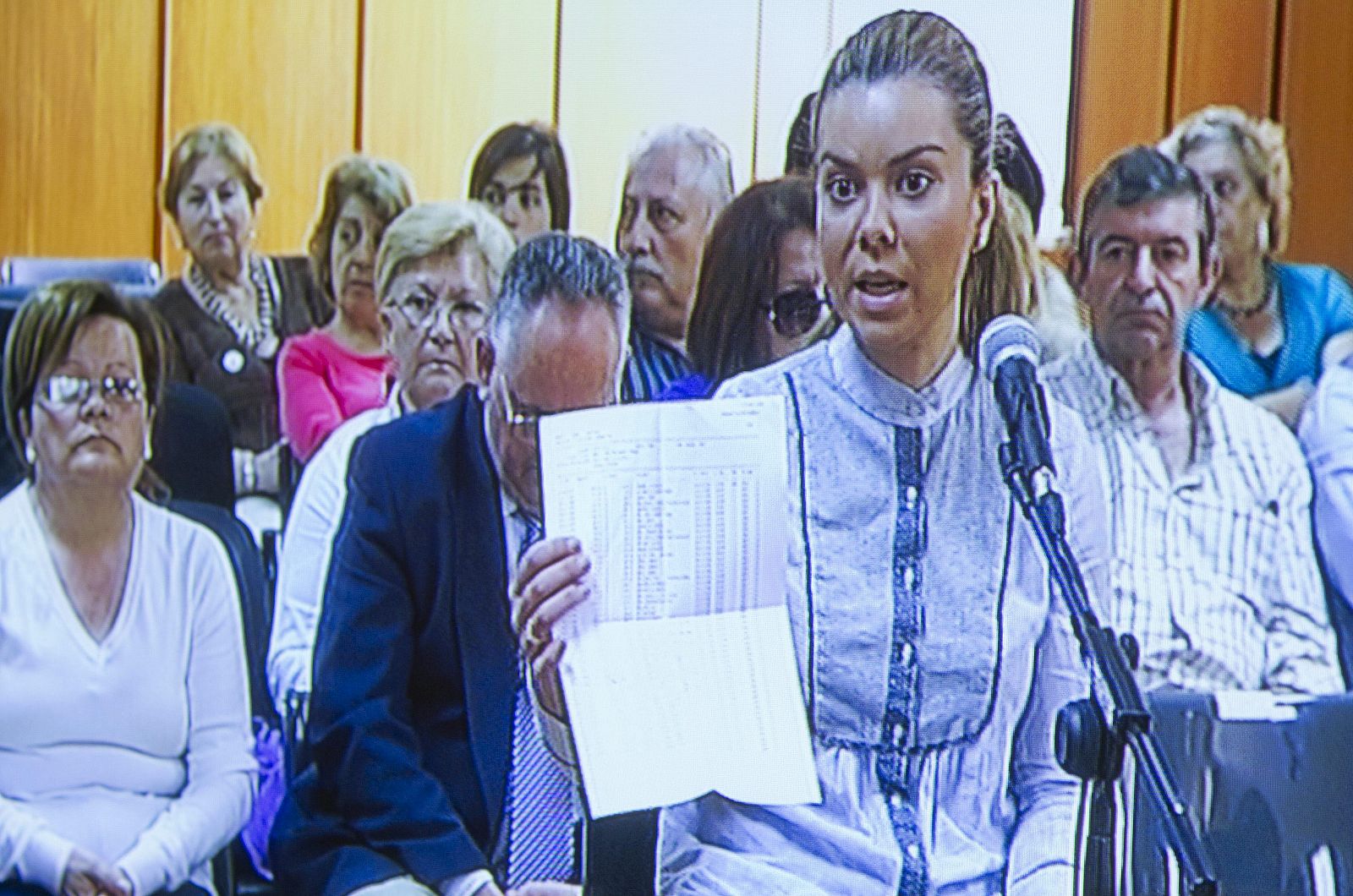 CAMPANARIO: "ME HE SENTIDO ESTAFADA, HUMILLADA, JUZGADA Y CONDENADA"