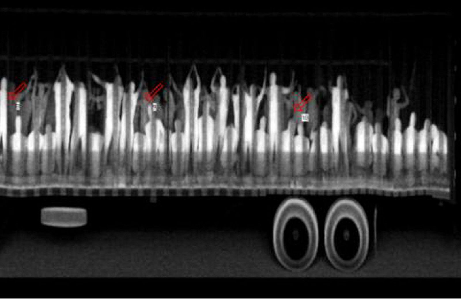 Policías rescatan a 513 indocumentados de Asia y Latinoamérica en México