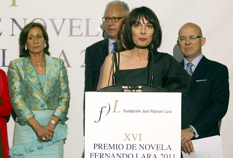 Ian Gibson Gana El Xvii Premio Fernando Lara De Novela Por La Berlina De Prim Rtvees 0548