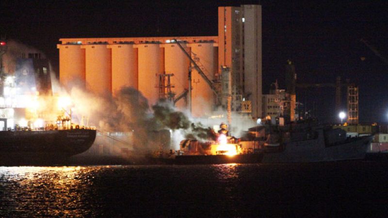 La OTAN hunde ocho barcos de guerra libios mientras Gadafi reaparece en televisión