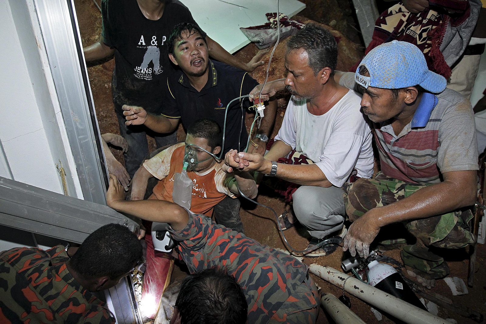 Un deslizamiento de tierras mata a ocho niños en Malasia