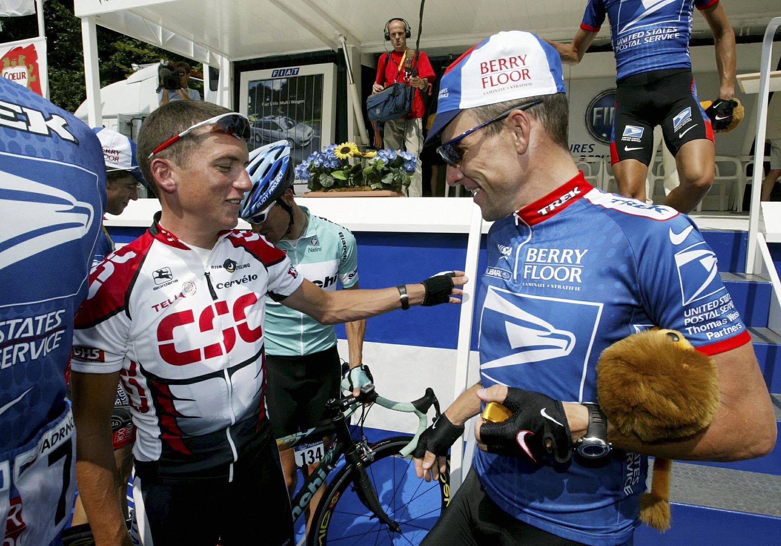 File photo of Tyler Hamilton and Lance Armstrong in La Ferte-sous-Jouarre