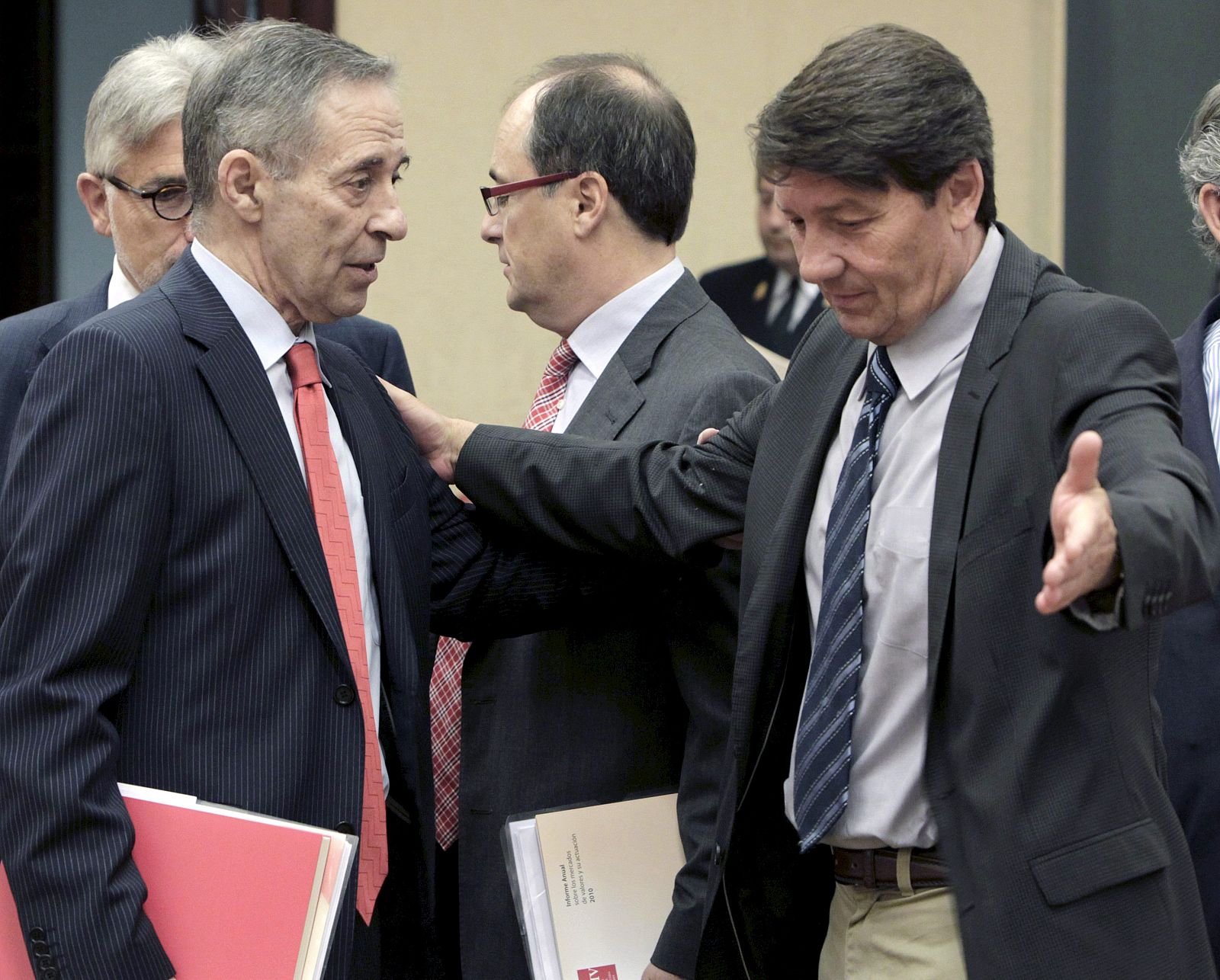 LA CNMV COMPARECE EN EL CONGRESO ANTE LA COMISIÓN DE ECONOMÍA