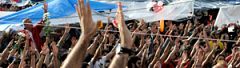 Los acampados en Sol aseguran que no suponen un problema de seguridad ni salud