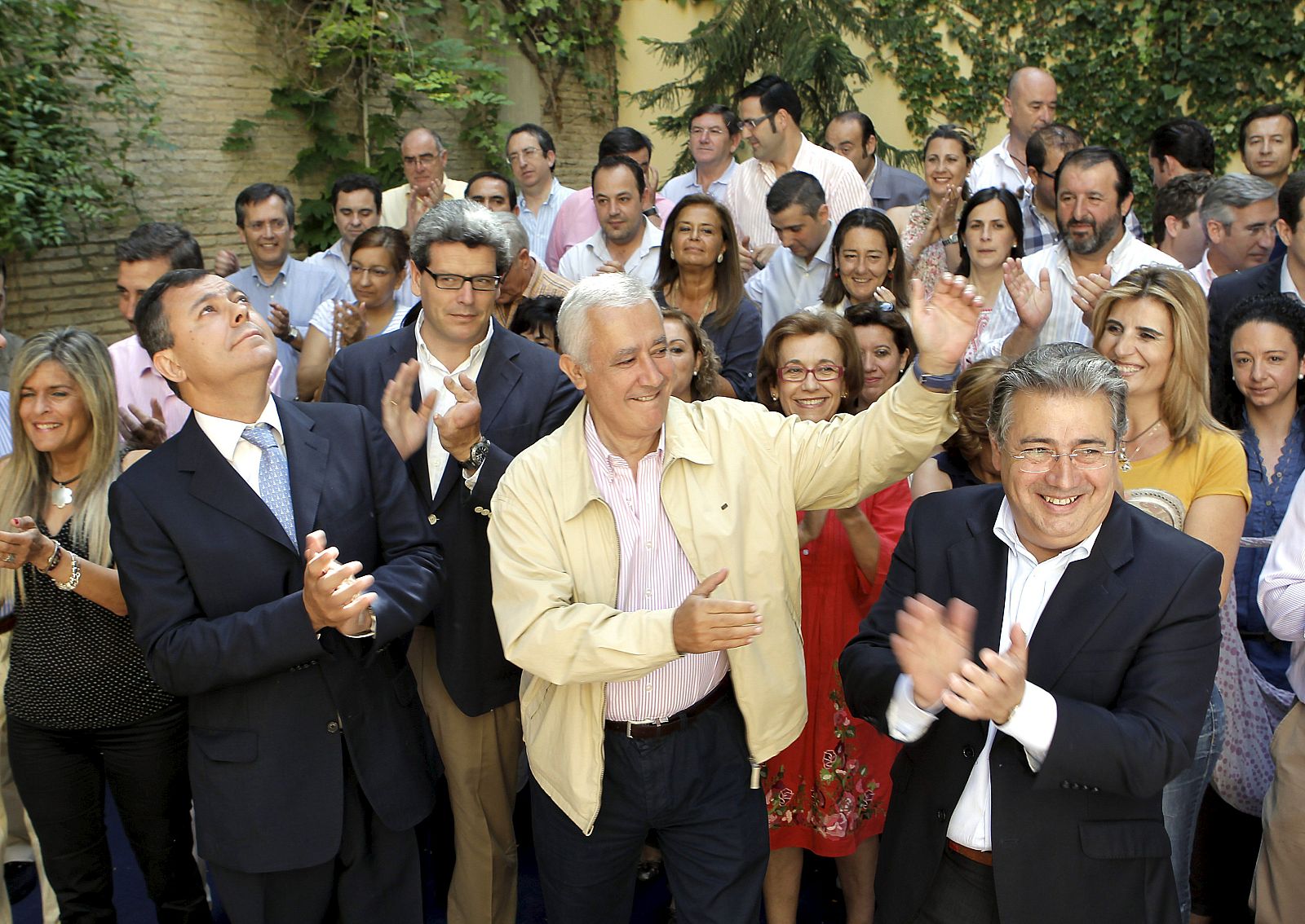 ARENAS PIDE A SUS ALCALDES QUE NO CAMBIEN Y QUE SEAN "EL PARTIDO DE LA CALLE"