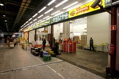 Caen las ventas del pepino de Almería en Mercabarna y Mercamadrid