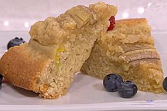 Pastel de avellana, almendra y plátano  y las propiedades de las aceitunas (07/06/11)