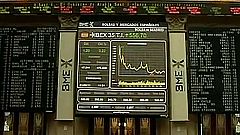 La prima de riesgo española cae a 245 puntos básicos y el Ibex-35 sube el 1,87%