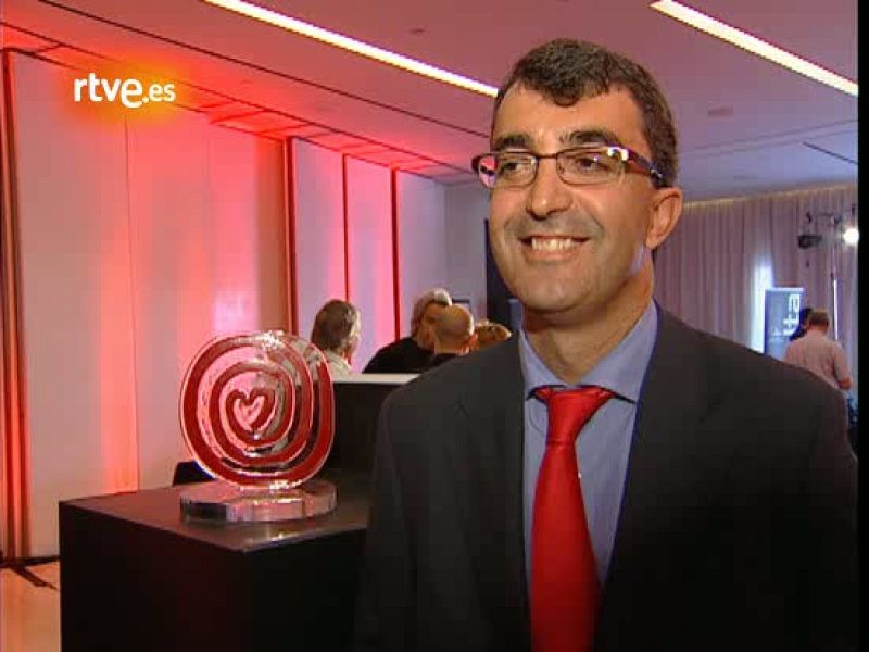 Guillén: "Si alguien puede ganar las tres grandes es Contador"