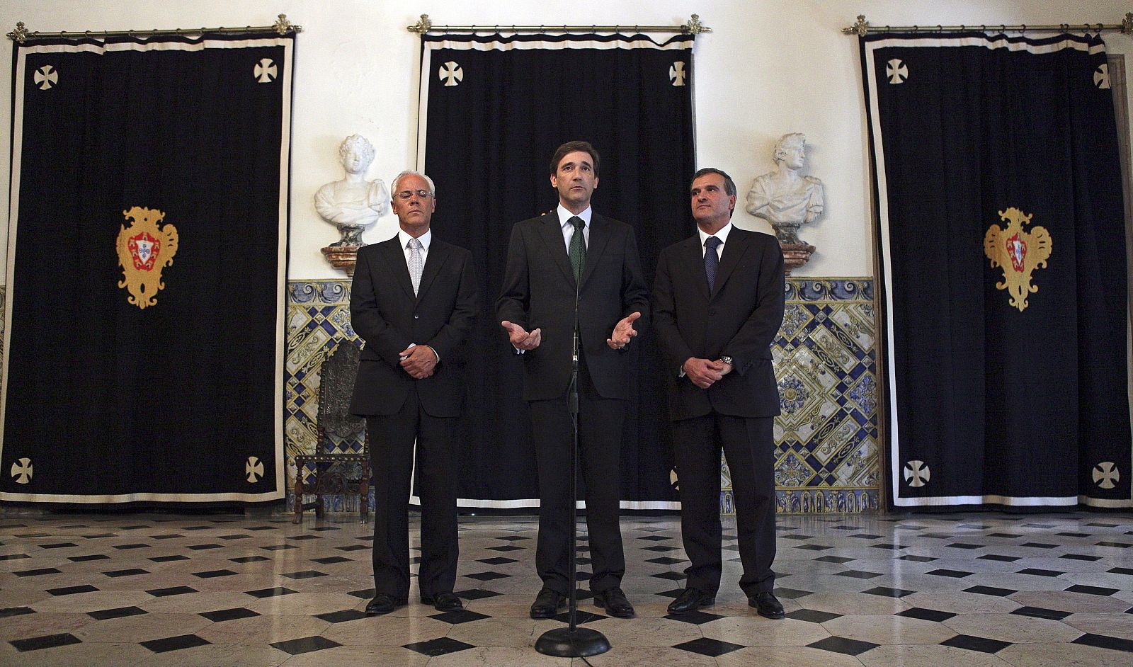 CAVACO SILVA DESIGNA COMO PRIMER MINISTRO LUSO AL CONSERVADOR PASSOS COELHO