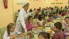 Aprobada la ley que prohíbe la bollería industrial, las chucherías y los refrescos en los colegios