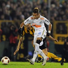 El presidente del Santos admite que ha recibido una oferta del Real Madrid por Neymar