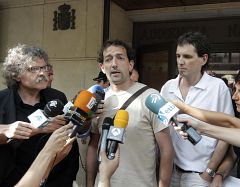 ERC y Aralar arropan a Otegi y al resto de procesados por Bataragune a las puertas de la Audiencia
