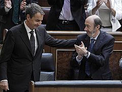 Zapatero se va reclamando apoyo a las reformas "gobierne quien gobierne" y con guiños al 15M