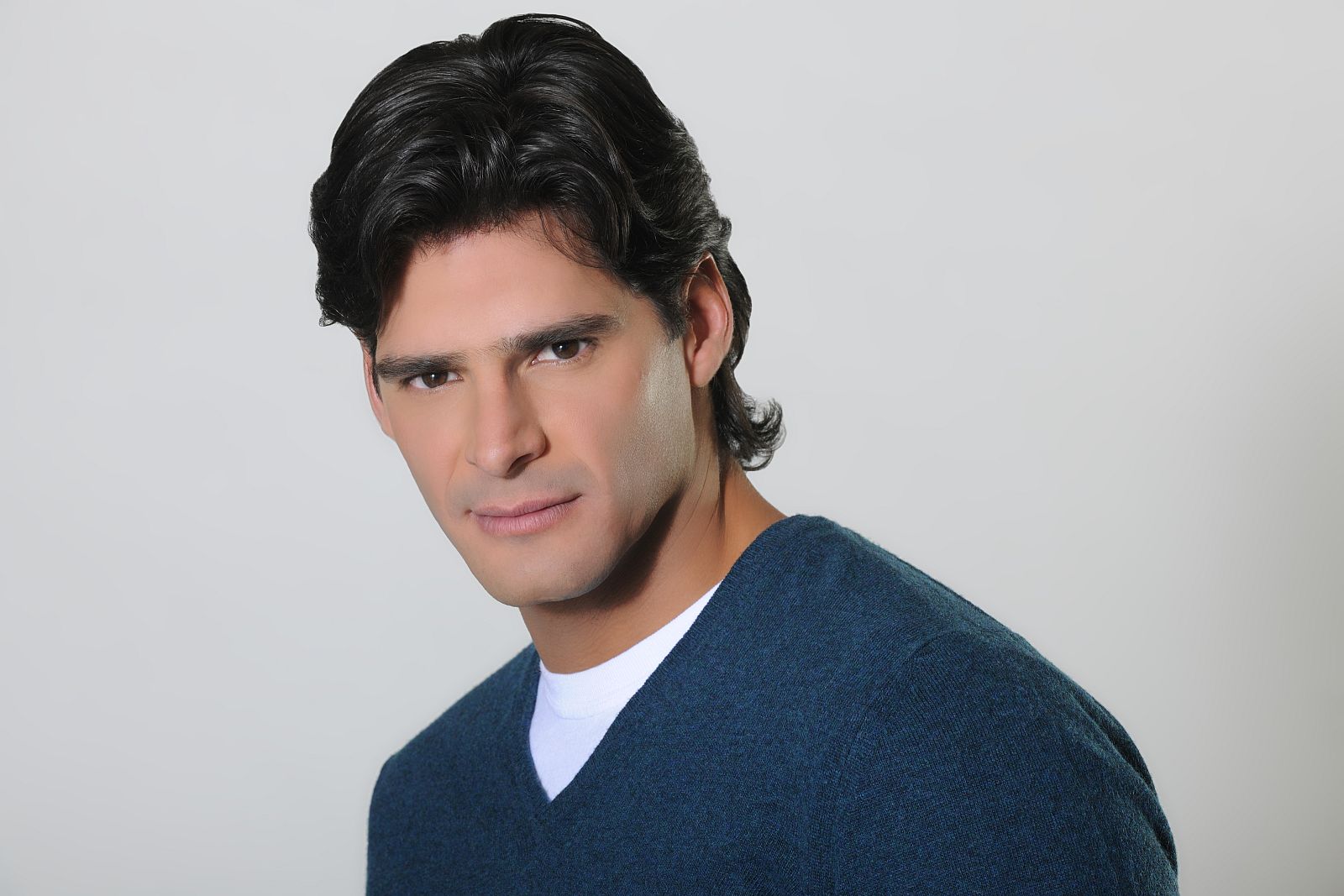 Eduardo Rodríguez es Román en 'Amar de nuevo'