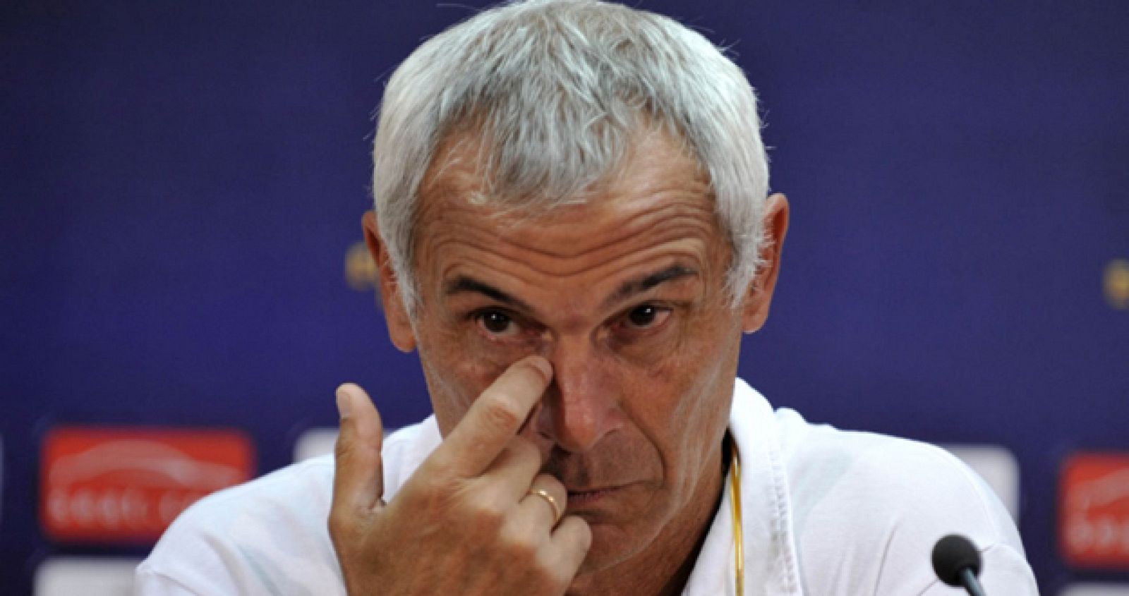 Héctor Cúper ha firmado por una temporada con el Racing de Santander