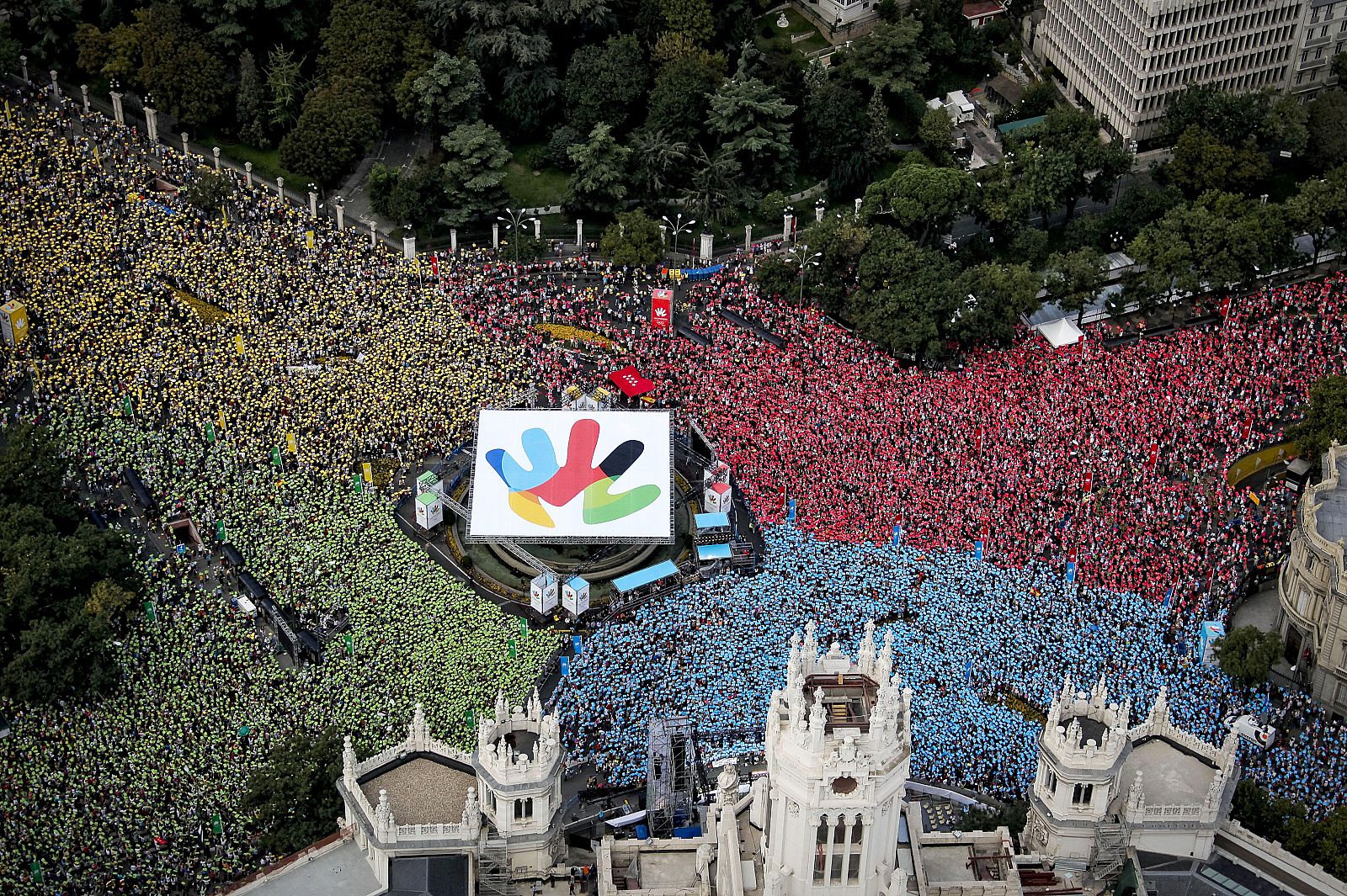 El mosaico del "Día de la corazonada" con el logo de Madrid para los JJOO de 2016.