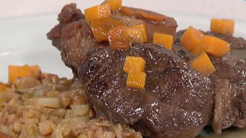 Ossobuco en salsa con salteado de endibia y nueces (12/07/2011)