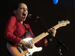Los artistas de segunda línea se meriendan a los cabezas de cartel en el arranque del FIB 2011