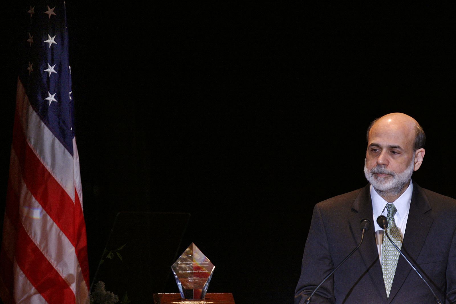 Ben Bernanke, presidente de la Fed, pide ayuda al Congreso para salvar la crisis hipotecaria