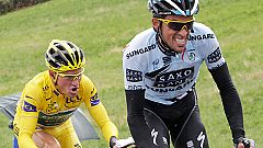 Contador se quita la piel de cordero y Hushovd gana en la antesala de los Alpes