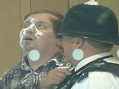 El hombre que intentó agredir a Murdoch con un 'tartazo' comparecerá ante el juez