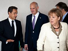 La eurozona estudia suavizar los préstamos a Grecia con el doble de plazo y menos intereses