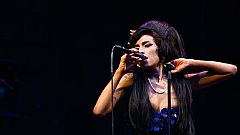 Amy Winehouse, la diva del soul doblegada por sus vicios