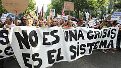 Miles de "indignados" protestan en Madrid contra la banca, los políticos y el sistema financiero